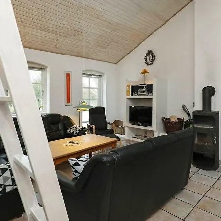Quaint Holiday In Bl Vand With Whirlpool Feriehus